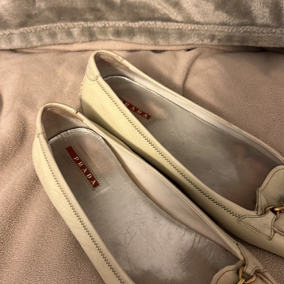 PRADA IVORY FLATS WITH GOLD DETAILING - Picture 2 of 8